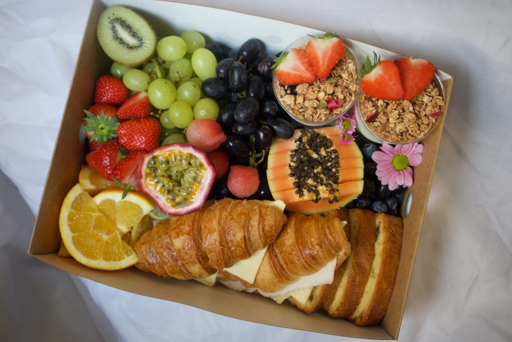 Breakfast Box 1 Exotic Fruits And Cocktails